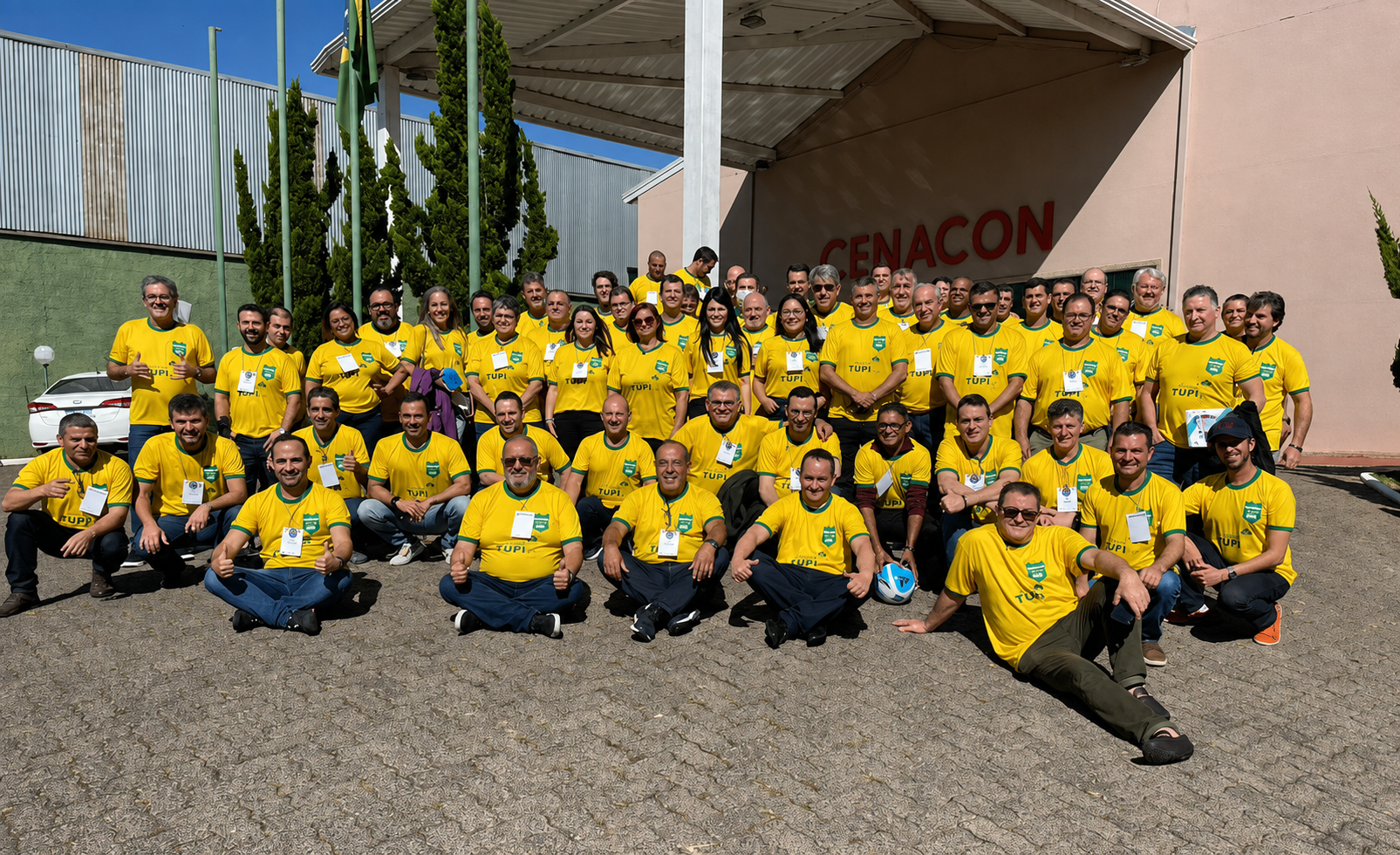 Equipe Maximiza em sala de reunião